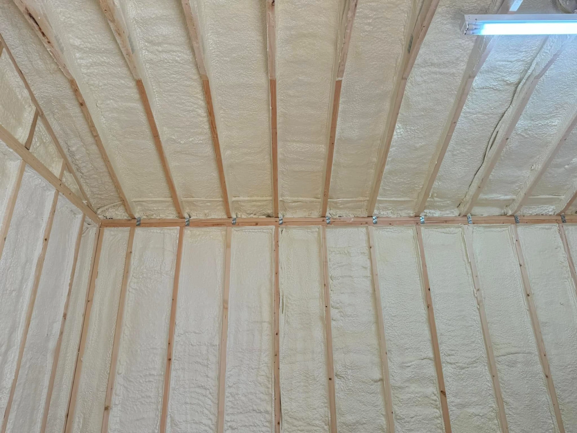 How Can Spray Foam Insulation Help Builders Meet Modern Energy Codes in 2026?